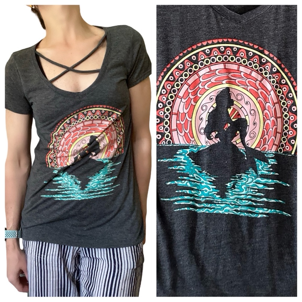 Disney Gray Little Mermaid Soft Graphic T-Shirt Size Medium